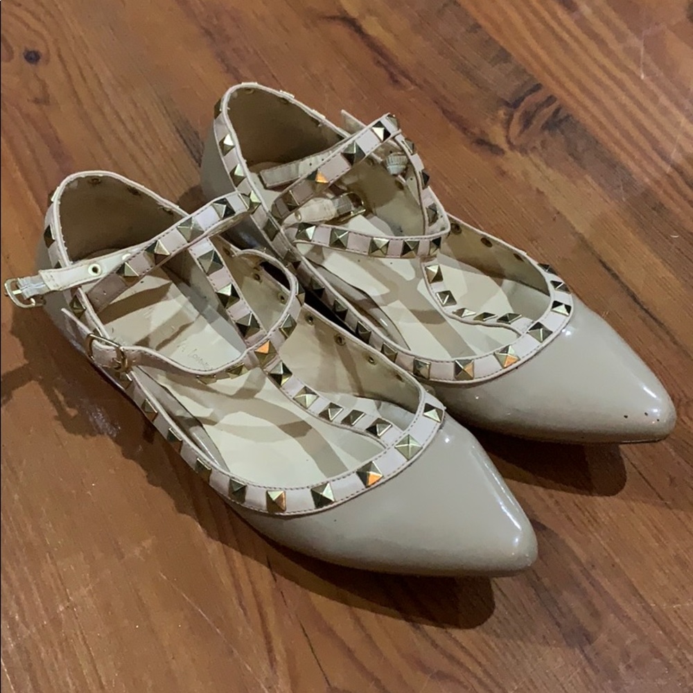 Nude studded flat shoes ankle strap